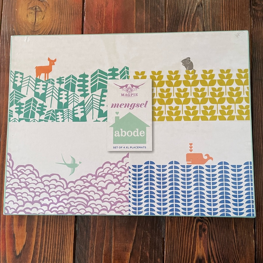 Magpie 4 XL placemats, Still wrapped in plastic, never opened!